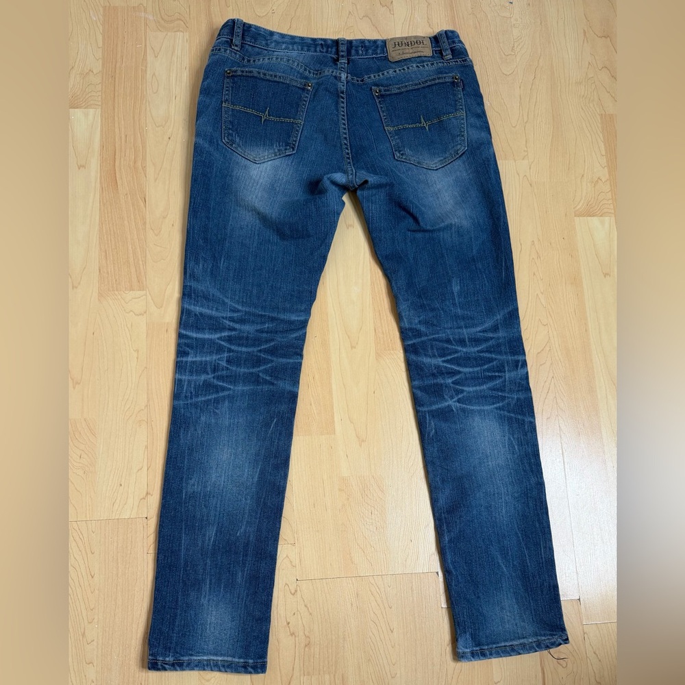 Jundol Women’s Size 30 Blue Denim Jeans Slim Straight Medium Wash - Picture 3 of 6